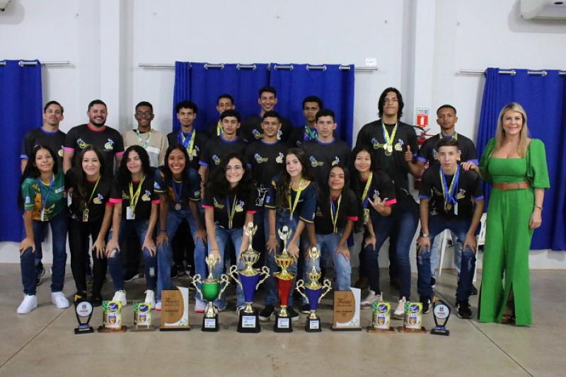 Assistência Social realiza comemoração com jogadores de Handebol