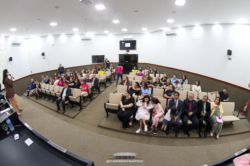 PODER LEGISLATIVO REALIZOU UM EVENTO ESPECIAL EM COMEMORAÇÃO AO DIA INTERNACIONAL DA MULHER