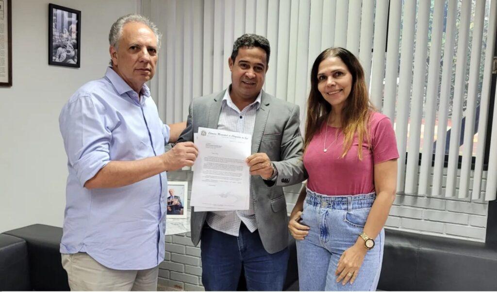 Vereador Vanderson Cardoso vai a sede do DETRAN pedir melhorias para Chapadão do Sul