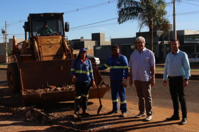 Prefeito em exercício Dr. João Buzoli acompanha andamento da campanha minha cidade linda