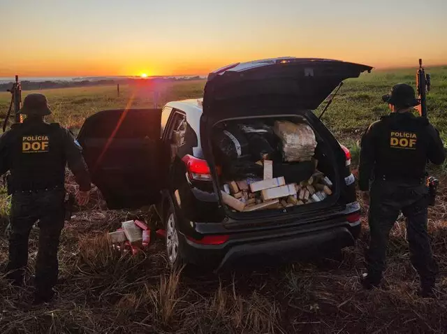 Com carro roubado, jovem é preso transportando droga avaliada em R$ 2,6 milhões