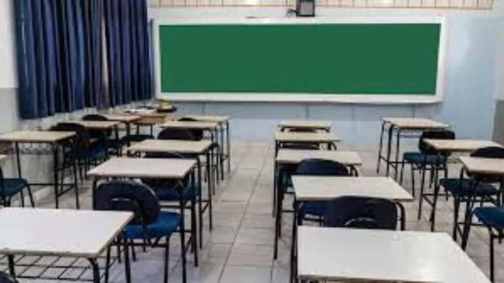 Professor tranca alunos em sala, dá tapas na cabeça de estudante e vira caso de polícia