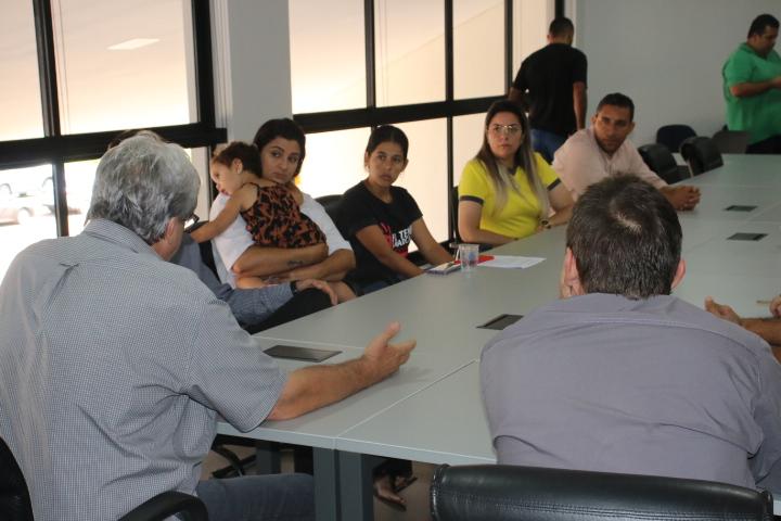 João Buzoli se reúne com comissão para solucionar questões do transporte escolar urbano