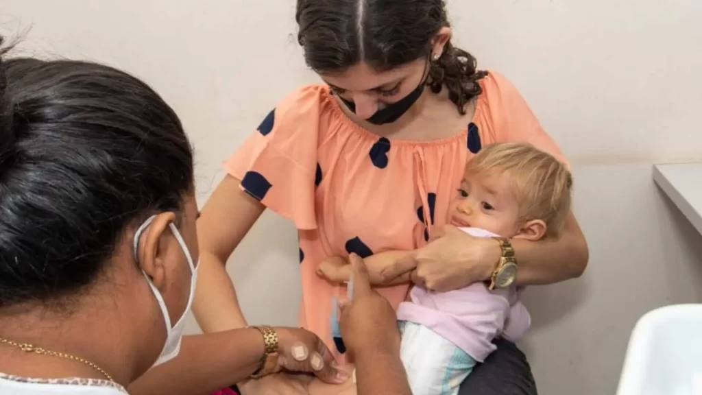 Vacinação contra gripe e covid-19 segue para todos os públicos e em 50 locais em Campo Grande