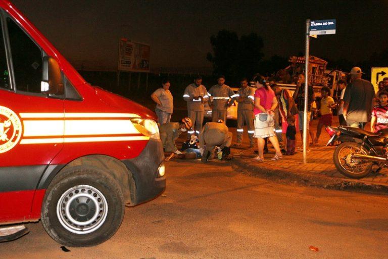 Homem faz conversão com veículo e deixa uma pessoa ferida em Chapadão do Sul