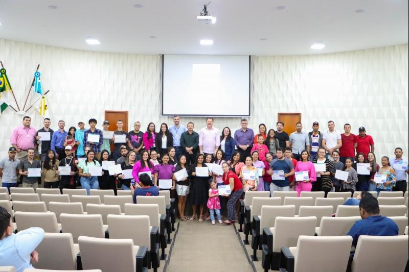 Evento de entrega de certificados marca êxito do Plano Municipal de Qualificação e Gestão