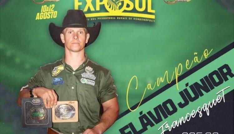 Peão sul-chapadense Flávio Francesquet foi o grande campeão da 49ª Exposul em Rondonópolis MT