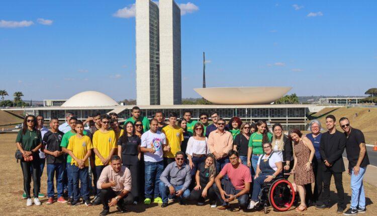 PROJETO CÂMARA VAI À ESCOLA: EM BRASÍLIA, ALUNOS E VEREADORES CONCLUEM A TERCEIRA FASE DO PROJETO