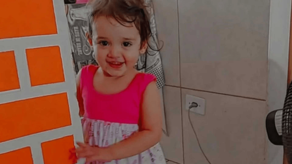 Nova denúncia: Padrasto e mãe de Sophia vão responder por tortura após menina ter perna quebrada