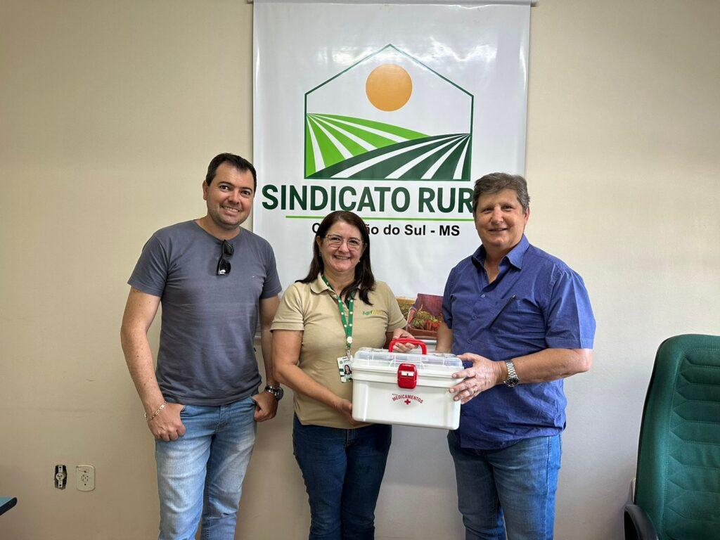 Sindicato Rural recebe Senar para entrega de kits de primeiros socorros para produtores rurais atendidos pela ATeG Grãos