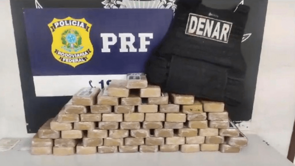 Três são presos com droga a caminho de Campo Grande após perseguição na BR-262