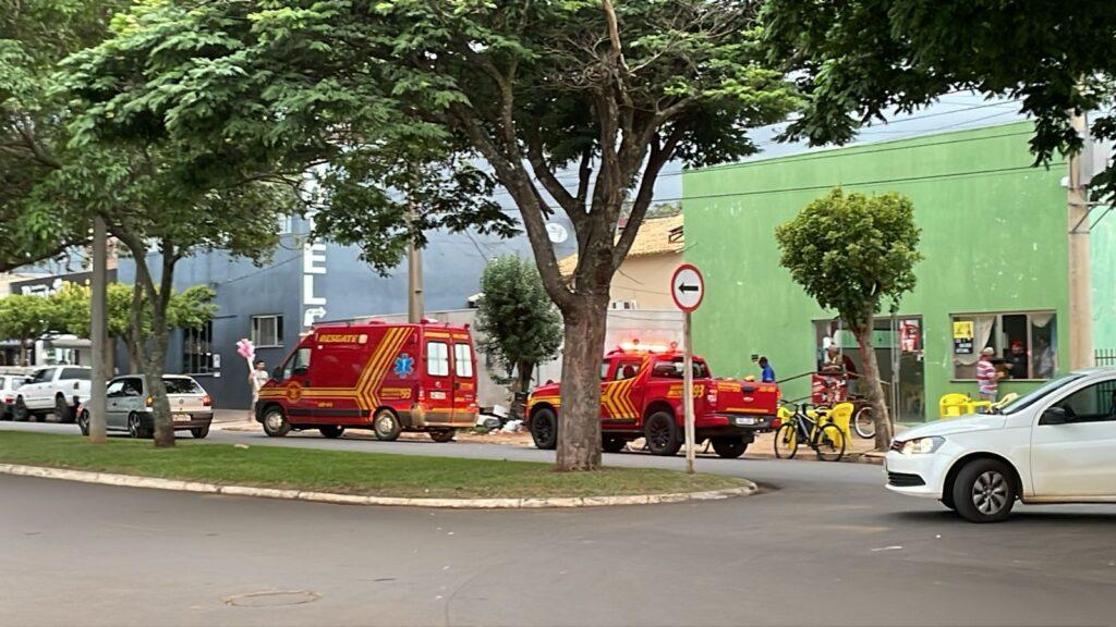 Bombeiros evitam tentativa de suicido de mulher na Av Goiás