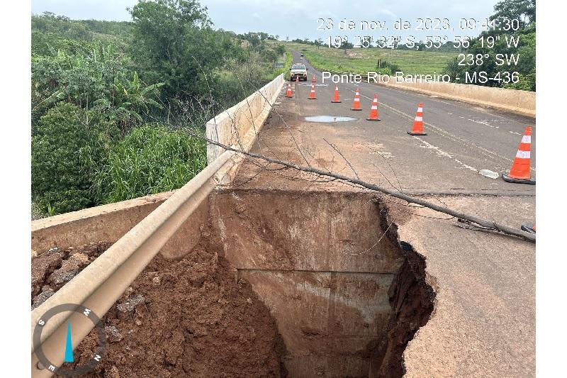 Agesul inicia recuperação da cabeceira de ponte na MS-436 que liga Camapuã a Figueirão