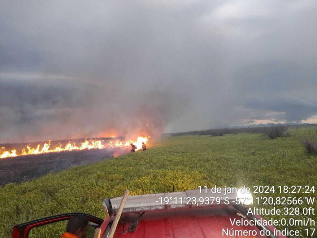 Incêndios retornam e Corpo de Bombeiros é acionado para combater focos no Pantanal