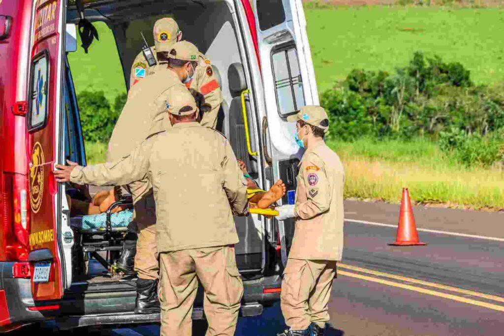 Mulheres são espancadas e abandonadas seminuas em rodovia