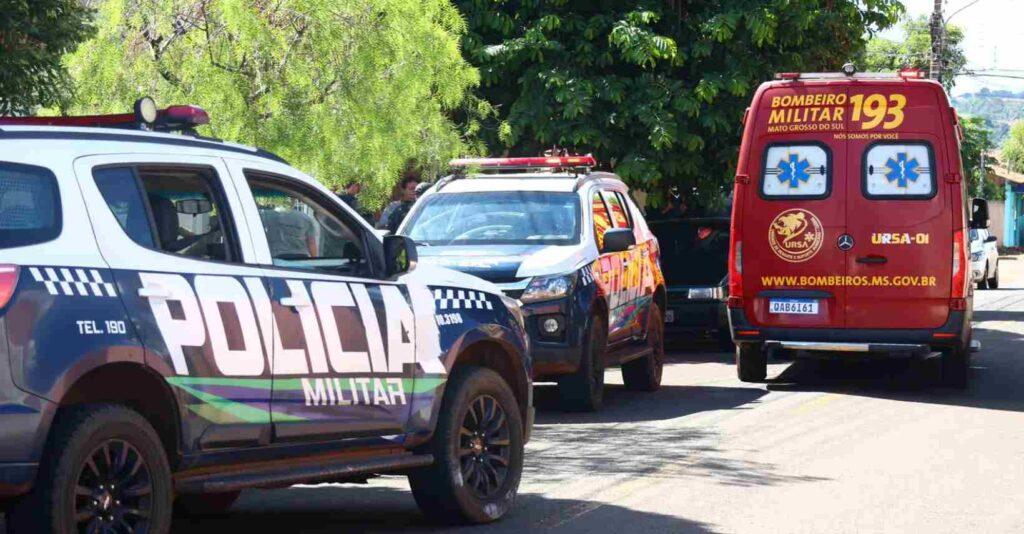 Ladrão é baleado por moradores após invadir casa