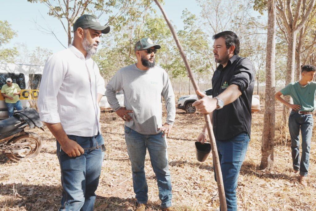 CURSO DE SANGRIA DE SERINGUEIRAS CAPACITA 12 ALUNOS NA FAZENDA TRÊS ESTRELAS