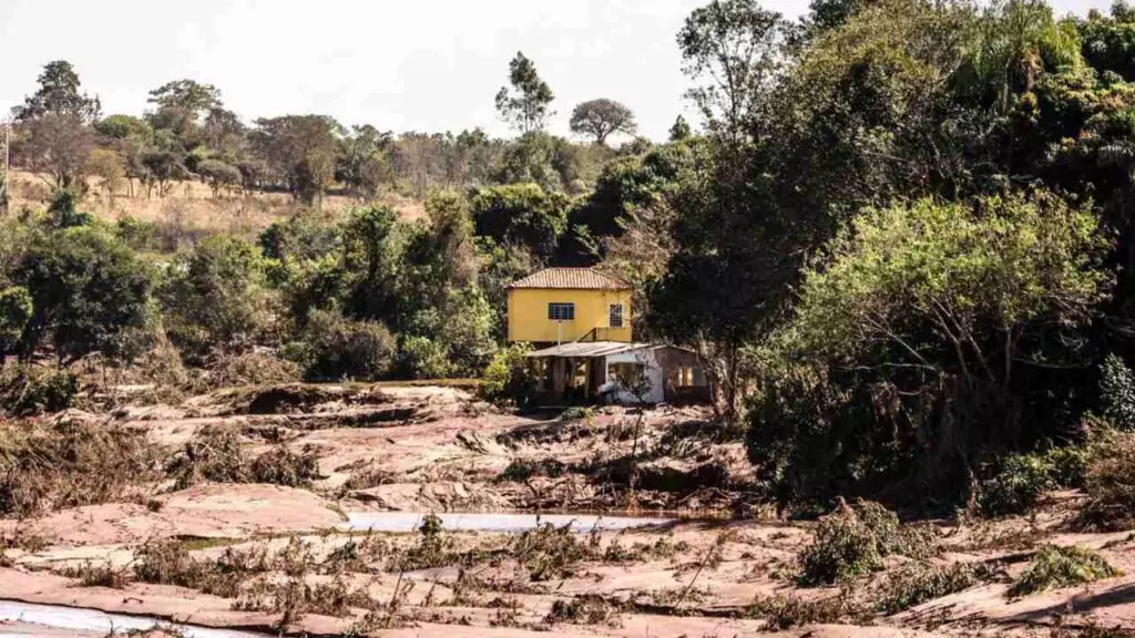 Responsável por barragem do Nasa Park diz que vai ressarcir famílias que tiveram as casas inundadas