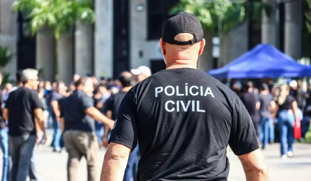 Alems deve criar comissão para intermediar diálogo entre policiais e governo em negociação salarial