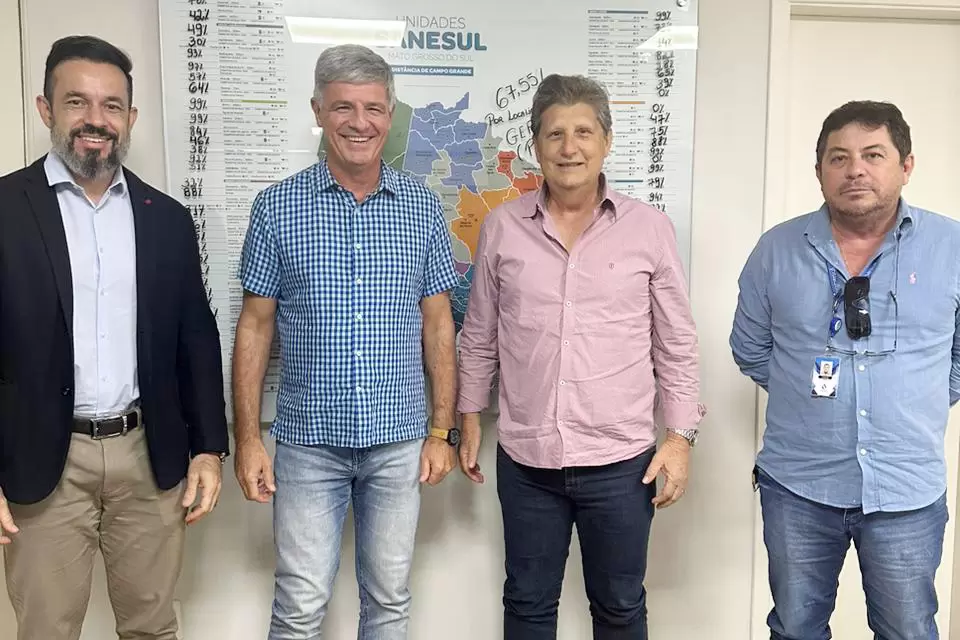 Prefeito participa de reunião com presidente da Sanesul para discutir quitação de dívidas e mais investimentos