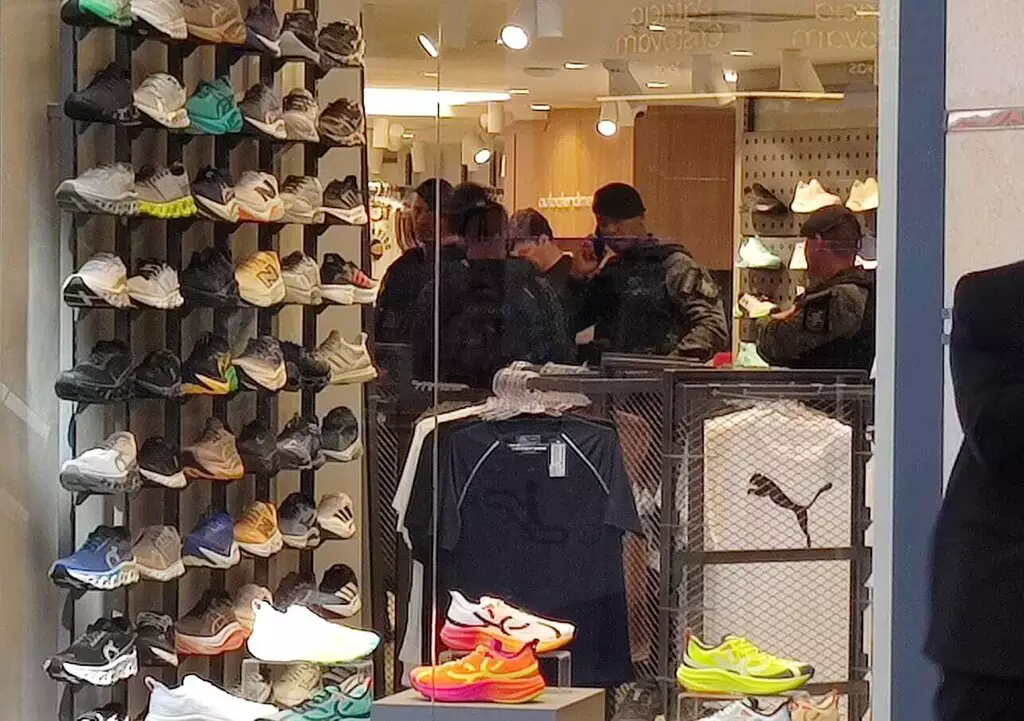 Homem é ferido a tiro e funcionário desmaia dentro de loja em shopping de Campo Grande