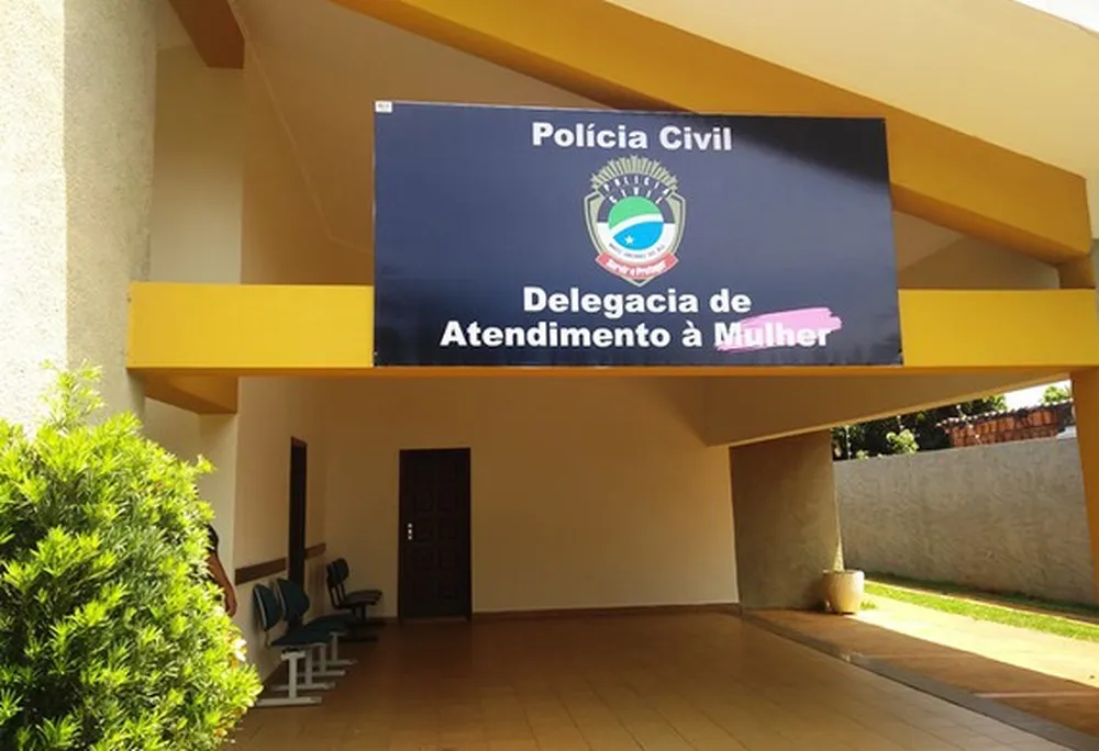 Mulher tem dedo amputado em tentativa de estupro e homem é preso escondido em clínica