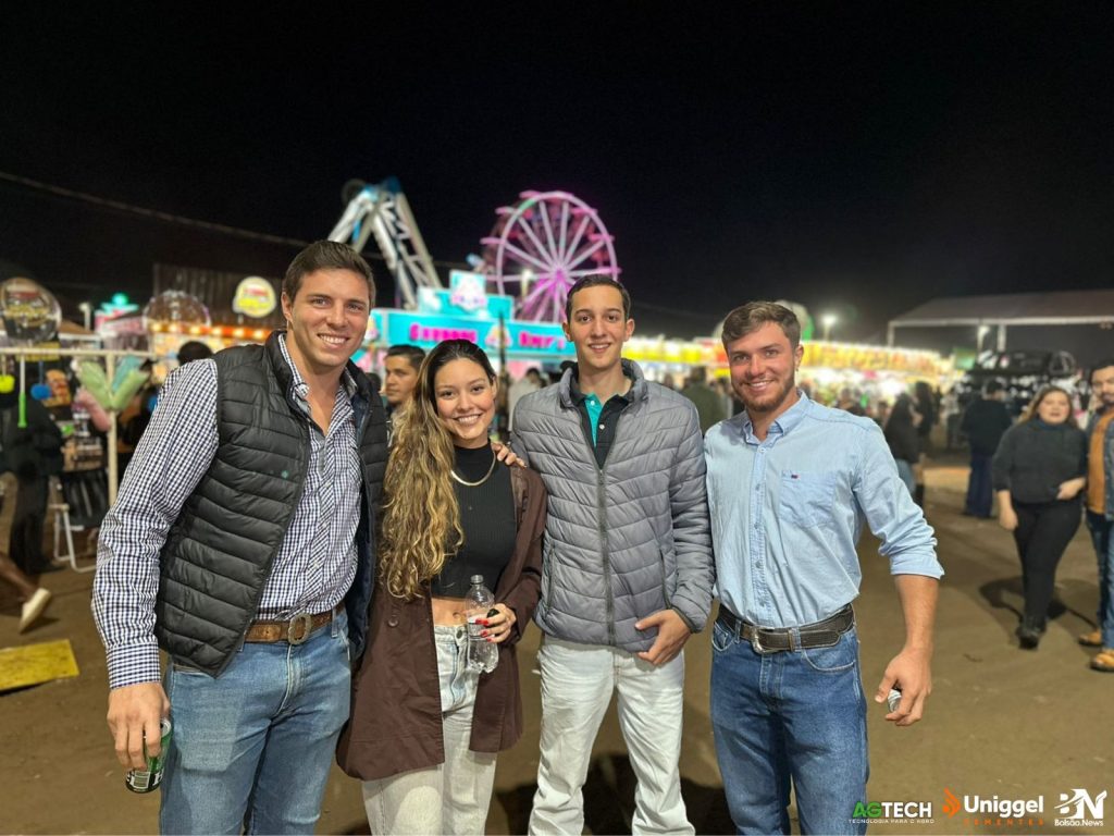 Confira as fotos do 1º dia de Exposul – show Colo de Deus