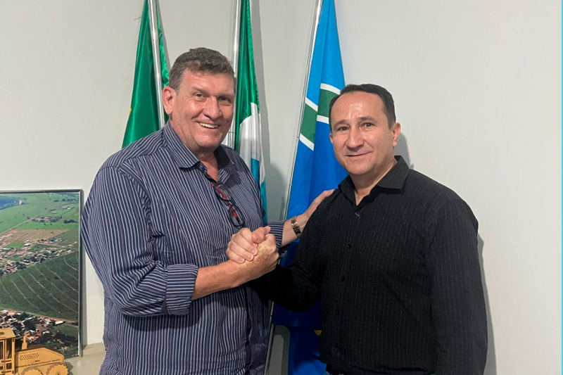 Ivan Xixi nomeia Guerino Perius secretário de educação em Paraíso das Águas