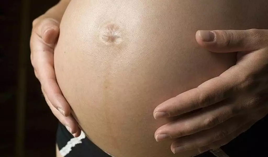 Pesquisa encontra microplásticos em cordões umbilicais e placentas de bebês