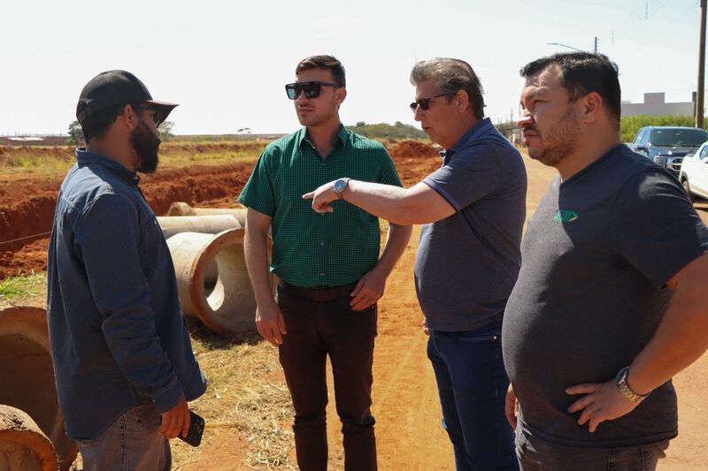 Prefeitura acompanha obras de drenagem e duplicação da Avenida Rio de Janeiro