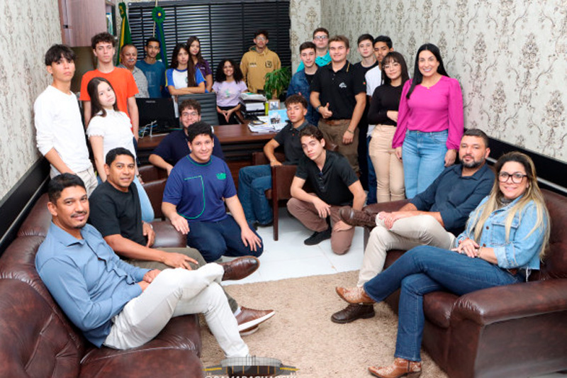 Alunos eleitos no “Câmara Vai à Escola” conhecem os Três Poderes e o Ministério Público de Chapadão do Sul