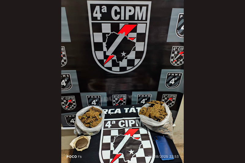Força Tática da 4ª CIPM localiza drogas durante abordagem em Chapadão do Sul