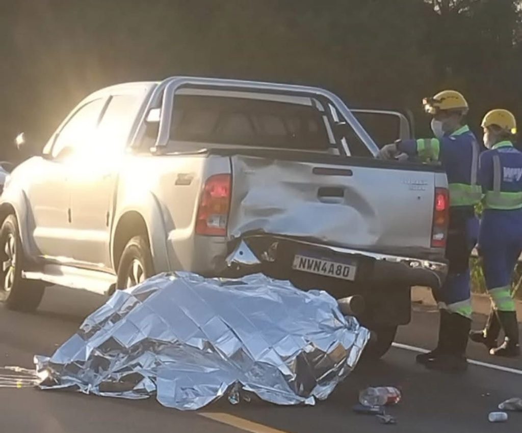 Motociclista morre ao colidir na traseira de Hilux na BR-158, entre Cassilândia e Paranaíba