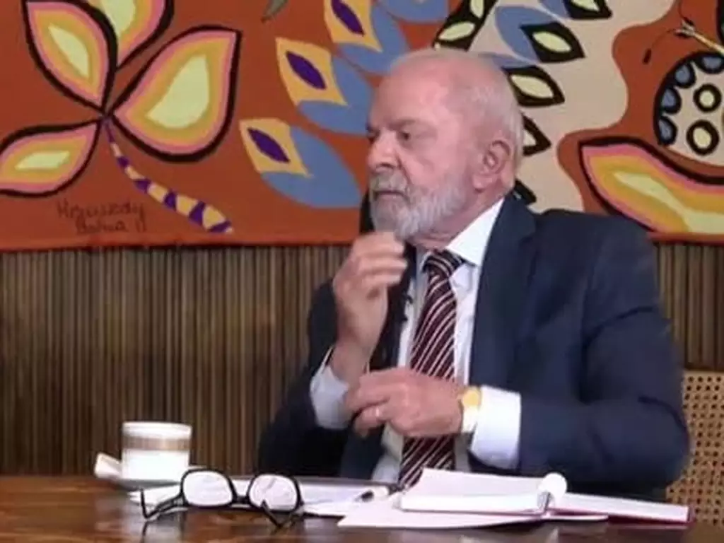 Lula anuncia crédito de R$ 30 bilhões aos afetados por tarifaço