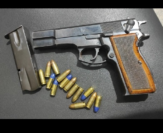 Dois homens com pistola foram presos em Chapadão do Sul