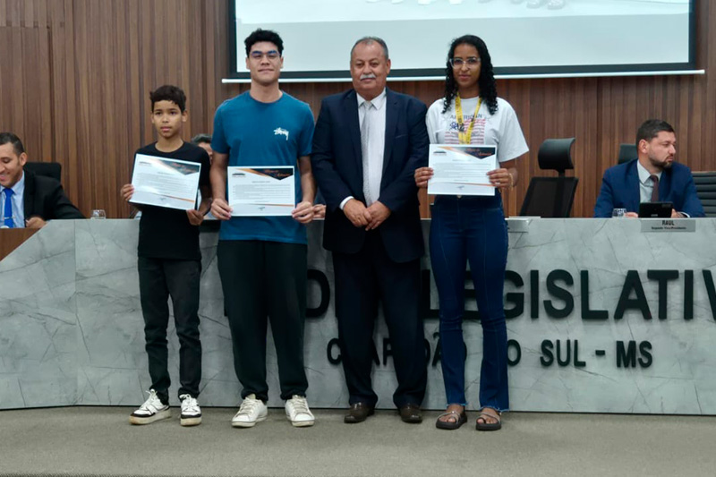 Câmara de Vereadores de Chapadão do Sul homenageia atletas e treinadores das artes marciais diante das recentes conquistas