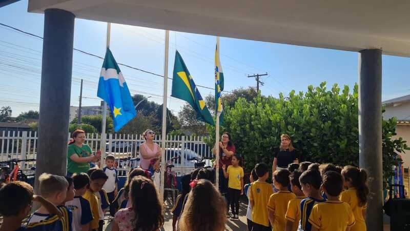 Hinos Nacional e Municipal voltam a ser entoados nas escolas da Rede Municipal de Chapadão do Sul