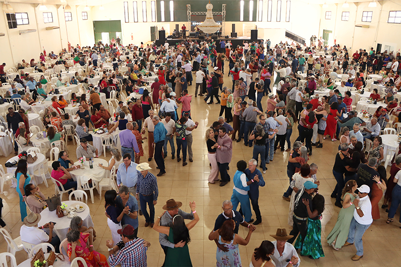 Música, dança e integração marcam o 20º Encontro Regional da Melhor Idade em Chapadão do Sul