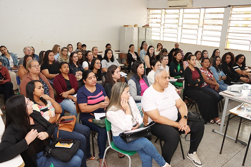Carteira nacional do professor será entregue em outubro e valoriza profissão
