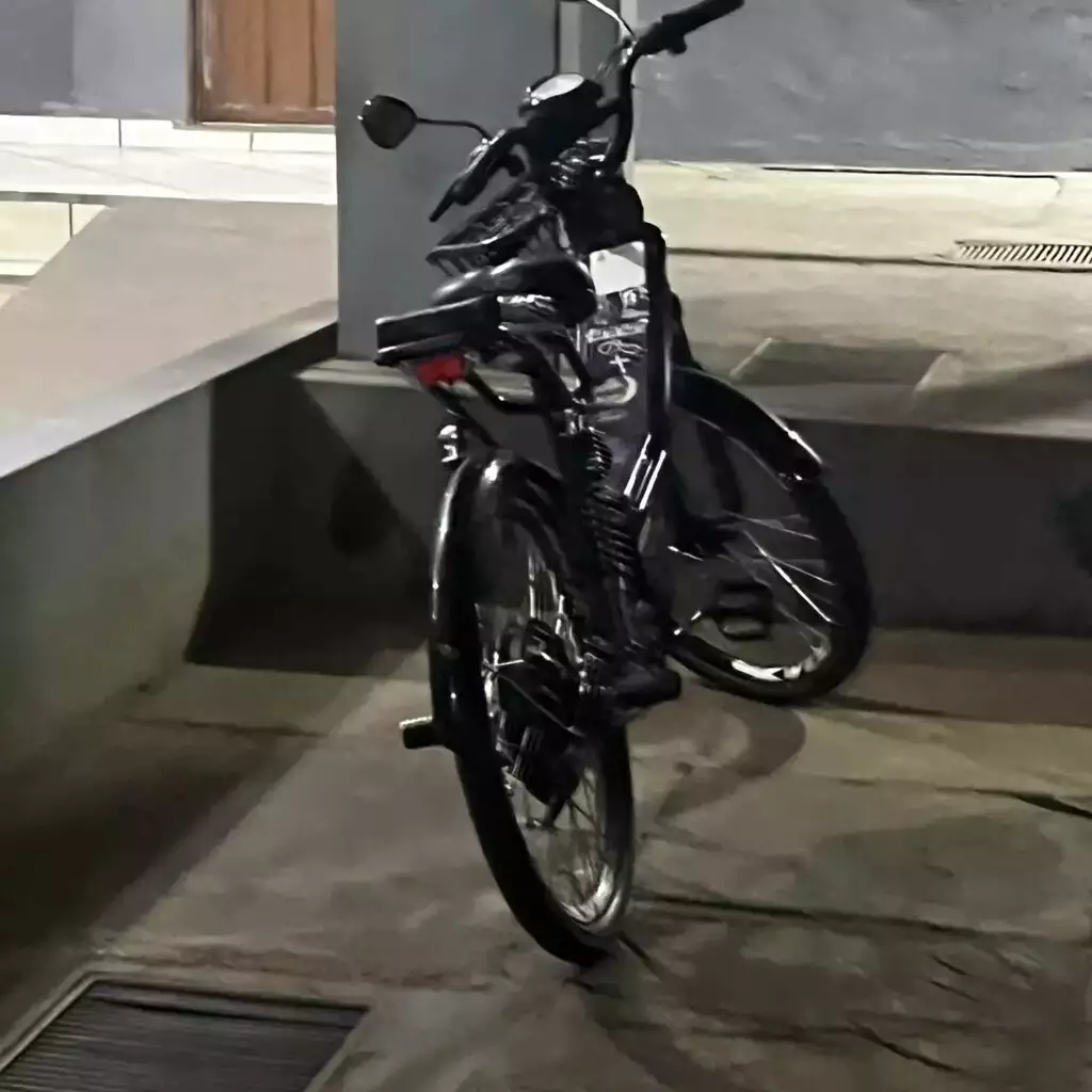 Menina de 3 anos morre atropelada por bicicleta elétrica guiada por adolescente