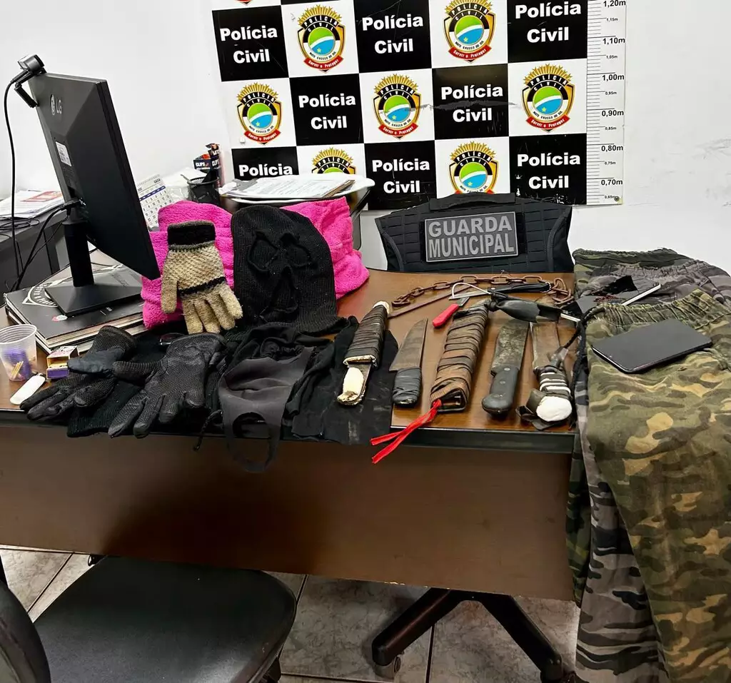 Adolescentes confessam à polícia plano de massacre inspirado no nazismo