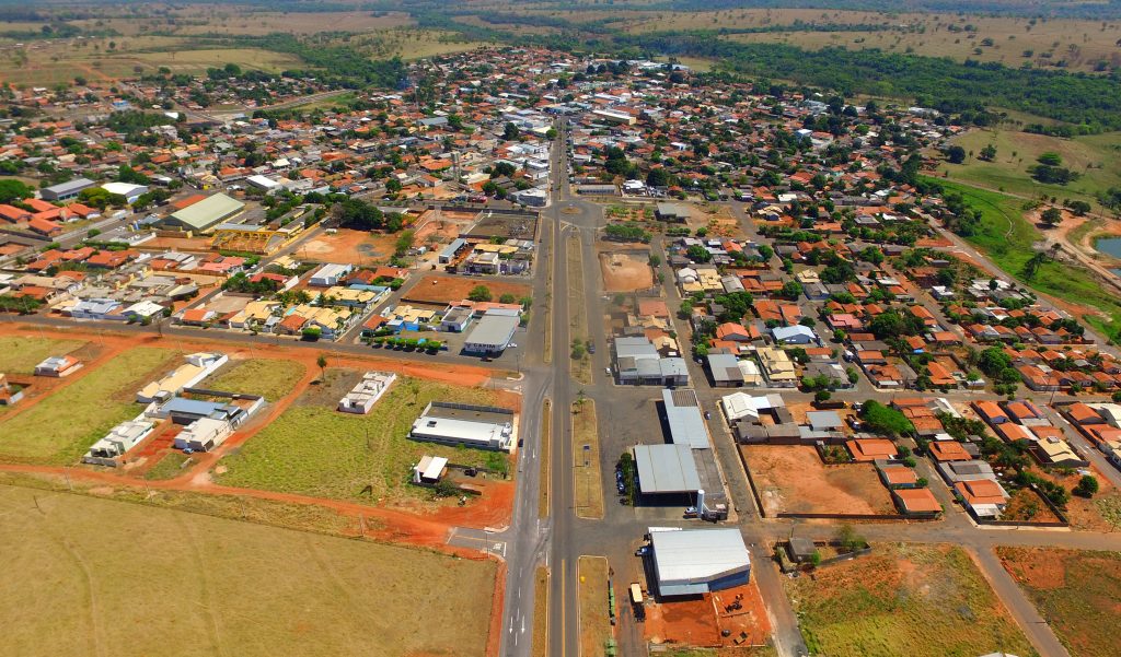 Policial é agredido com soco no rosto durante abordagem na saída de rodeio em Inocência