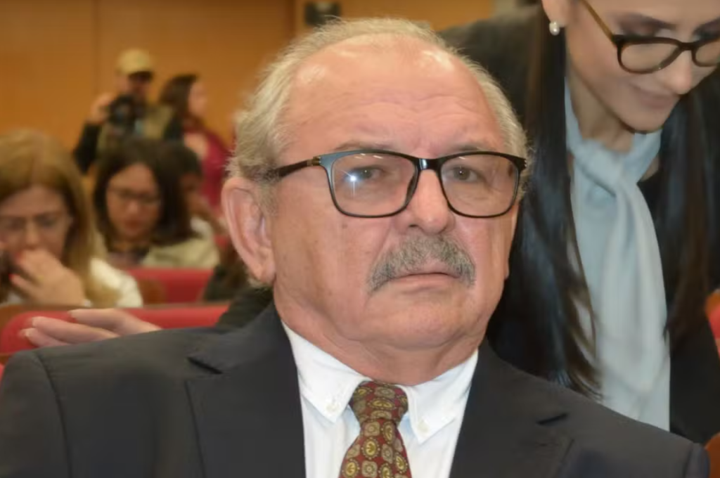 Desembargador afastado por suspeita de corrupção pede aposentadoria antecipada em MS