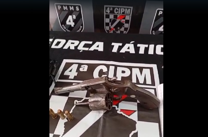 Presos cinco envolvidos por posse ilegal de arma, tráfico de drogas e ameaça em Chapadão do Sul