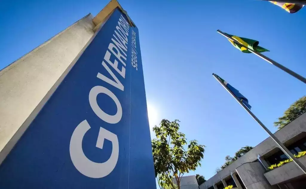 Governo antecipa salários em homenagem ao Dia do Servidor