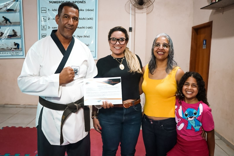 Atletas de Taekwondo e Kung Fu recebem moção de aplausos em Chapadão do Sul