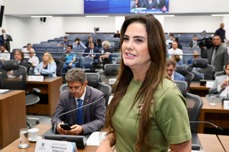 Mara Caseiro pede reforma e ampliação da brinquedoteca do Hospital de Caracol