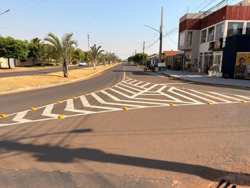 Demutran realiza melhorias na sinalização horizontal em ruas da cidade