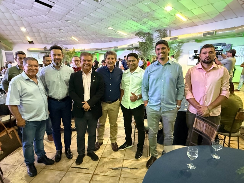 Prefeito cumpre agenda na capital: Habitação, projeto da MS 306, entrega de retroescavadeira e curso de direito estiveram na pauta