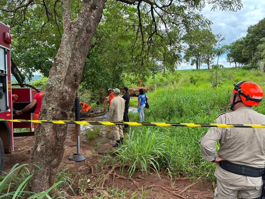 Motorista morto ao cair em precipício na Capital é mais uma vítima da depressão